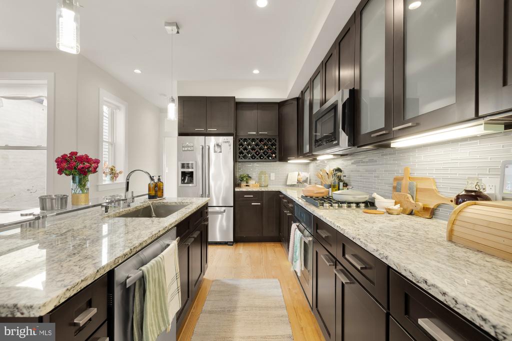 122 BRYANT STREET NW Unit: 2