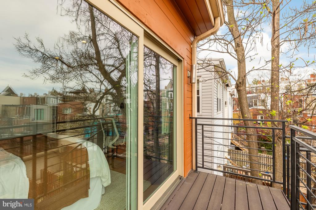 122 BRYANT STREET NW Unit: 2