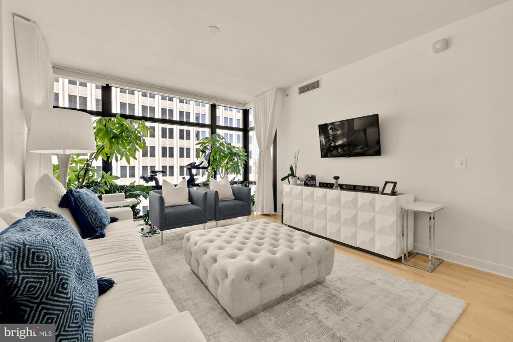 1010 MASSACHUSETTS AVENUE NW Unit: 706