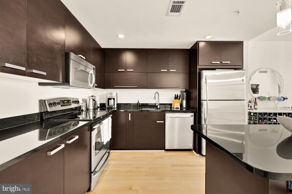 1010 MASSACHUSETTS AVENUE NW Unit: 706