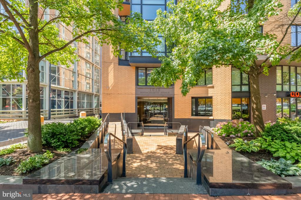 1010 MASSACHUSETTS AVENUE NW Unit: 706