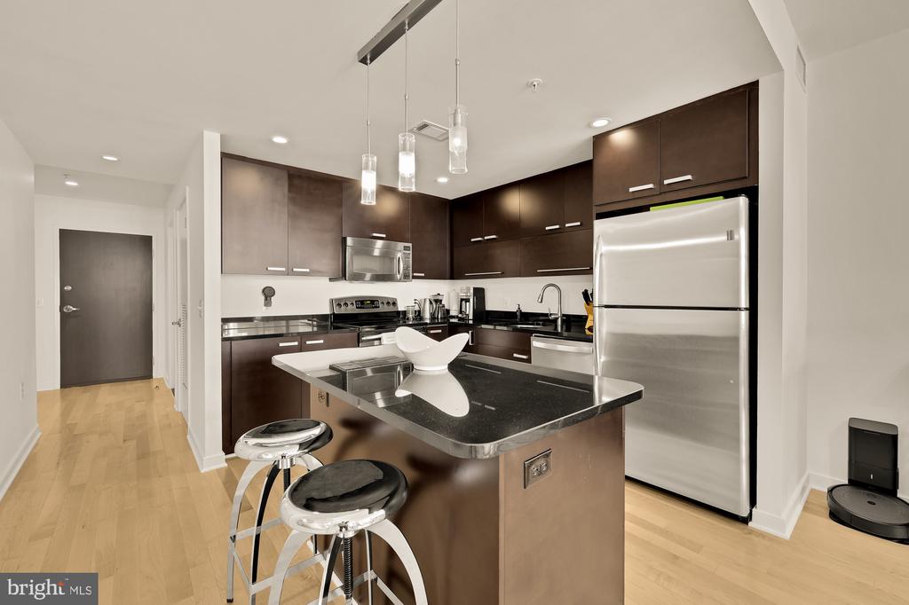 1010 MASSACHUSETTS AVENUE NW Unit: 706