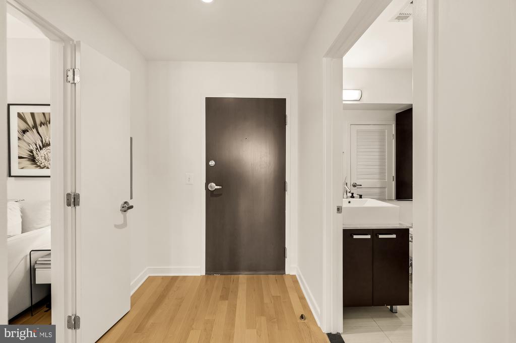 1010 MASSACHUSETTS AVENUE NW Unit: 706