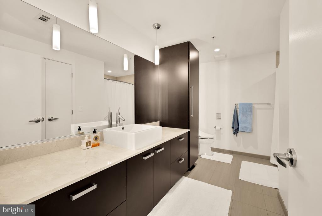 1010 MASSACHUSETTS AVENUE NW Unit: 706