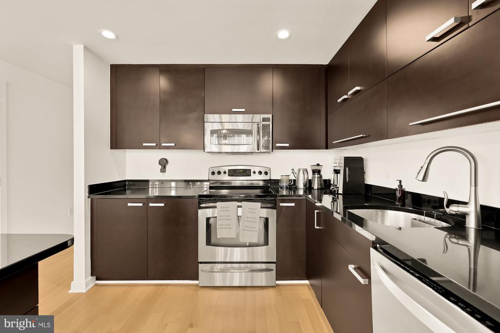1010 MASSACHUSETTS AVENUE NW Unit: 706