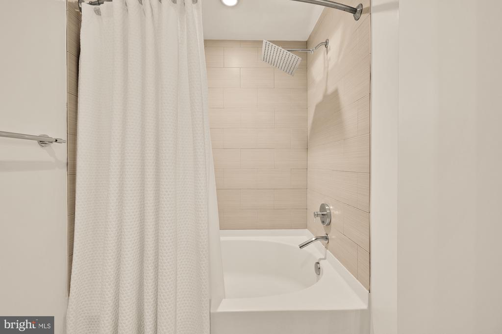 1010 MASSACHUSETTS AVENUE NW Unit: 706