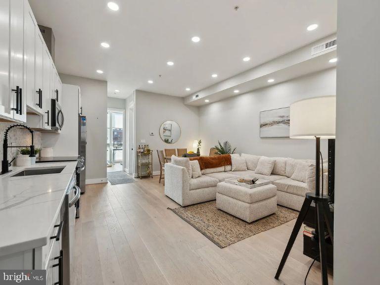 2213 M STREET NE Unit: 9