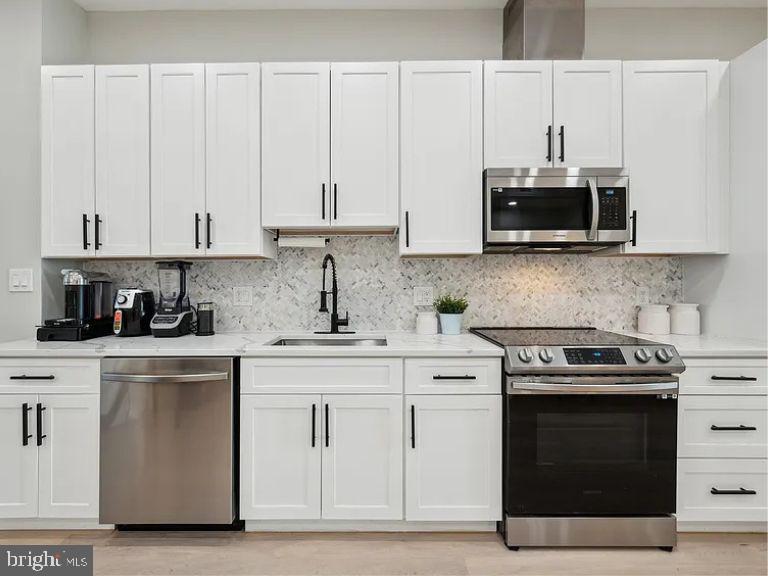 2213 M STREET NE Unit: 9