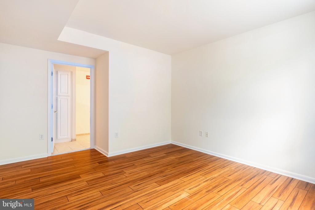 355 I STREET SW Unit: 125