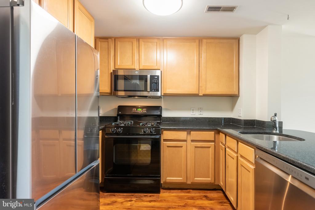 355 I STREET SW Unit: 125