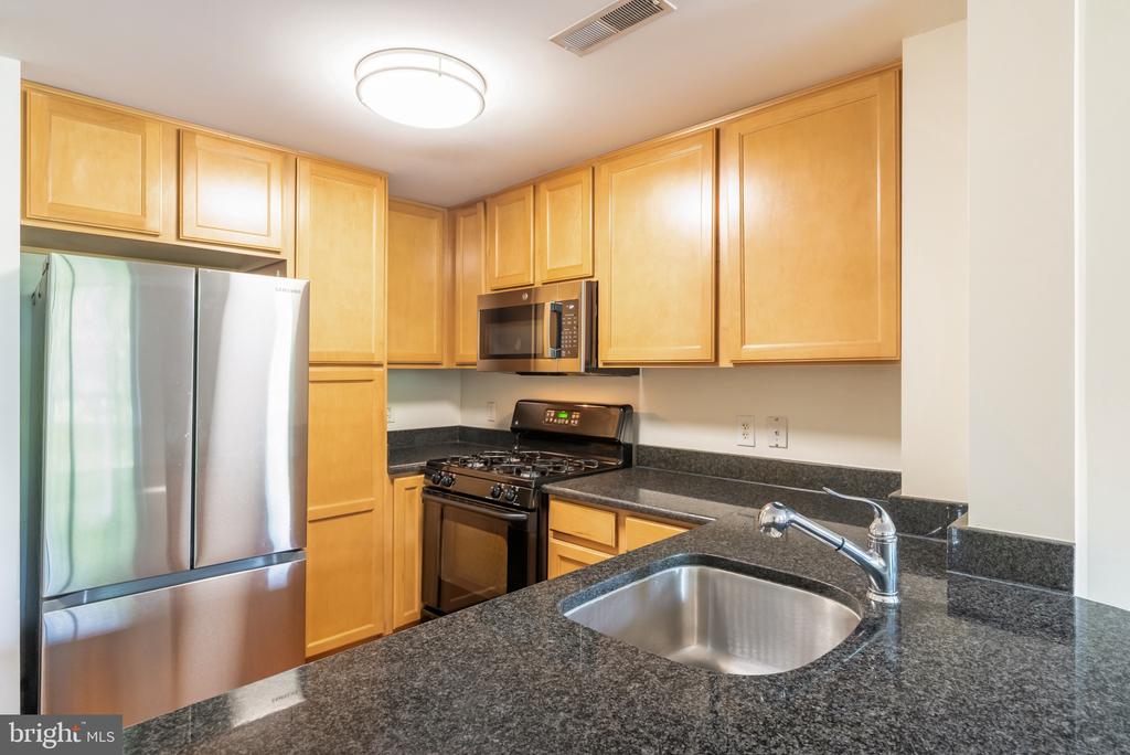 355 I STREET SW Unit: 125
