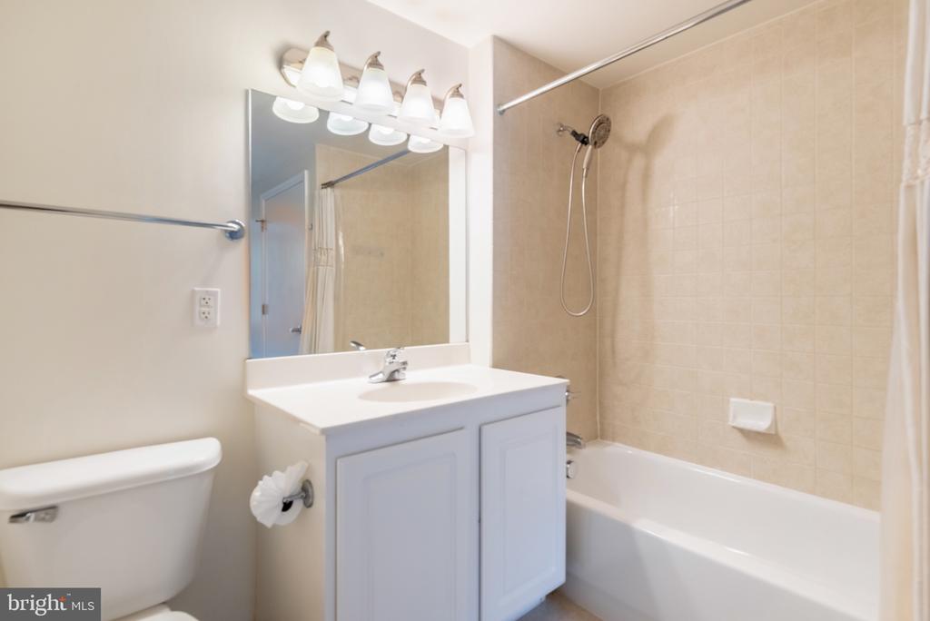 355 I STREET SW Unit: 125