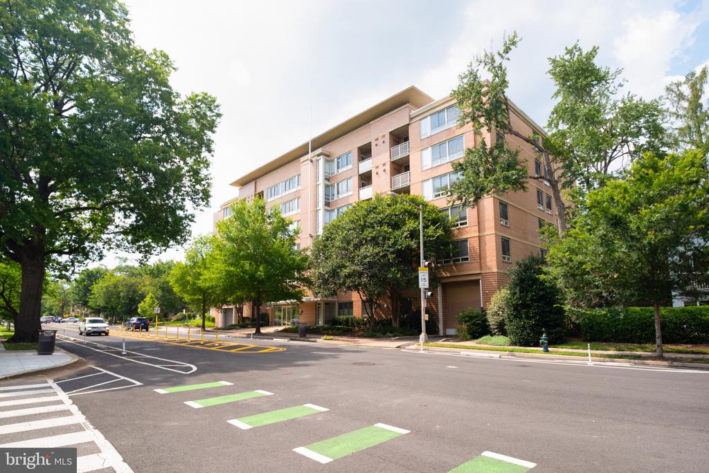 355 I STREET SW Unit: 125