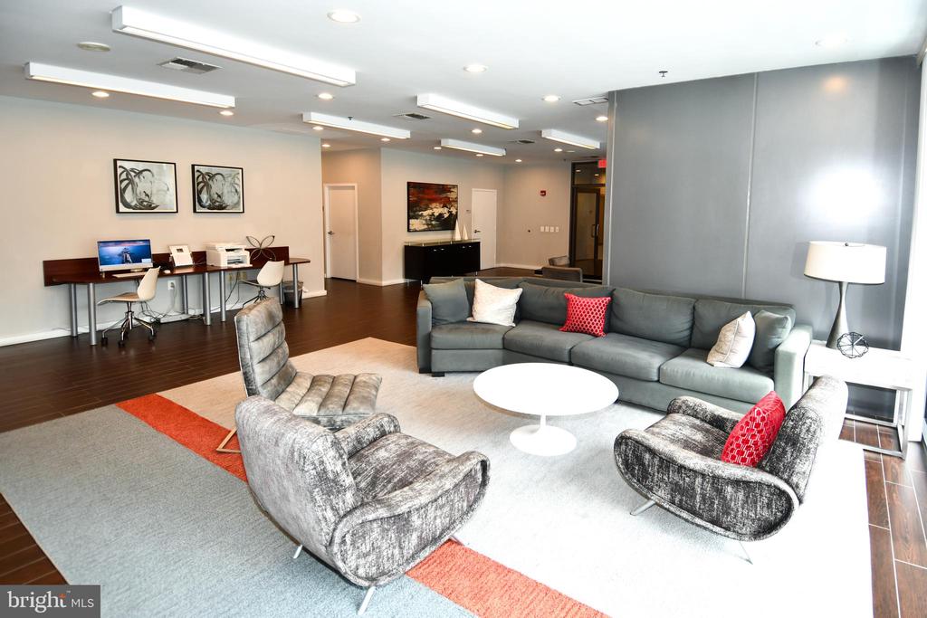 3883 CONNECTICUT AVENUE NW Unit: 902