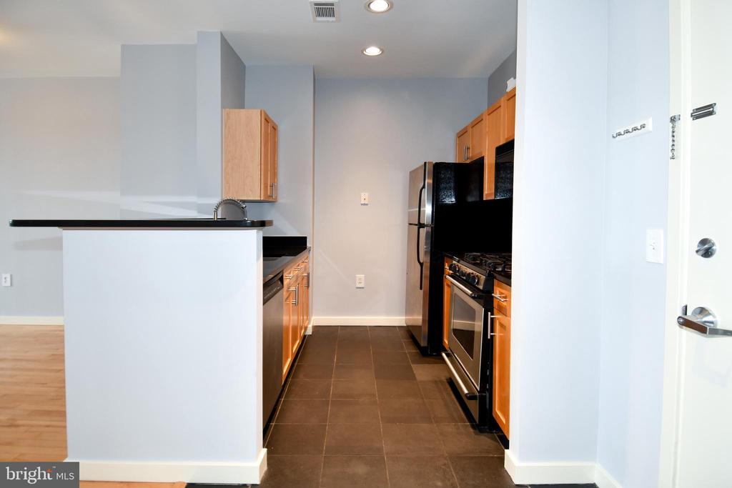 3883 CONNECTICUT AVENUE NW Unit: 902