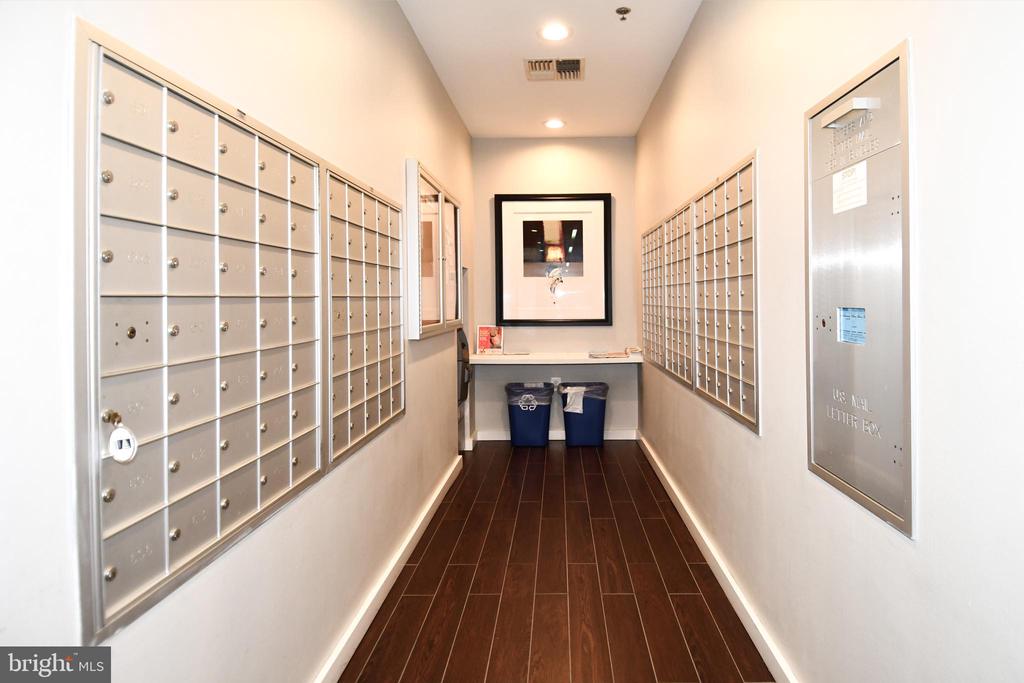 3883 CONNECTICUT AVENUE NW Unit: 902