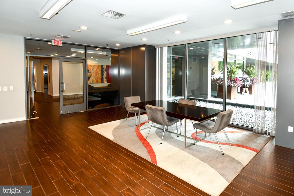 3883 CONNECTICUT AVENUE NW Unit: 902