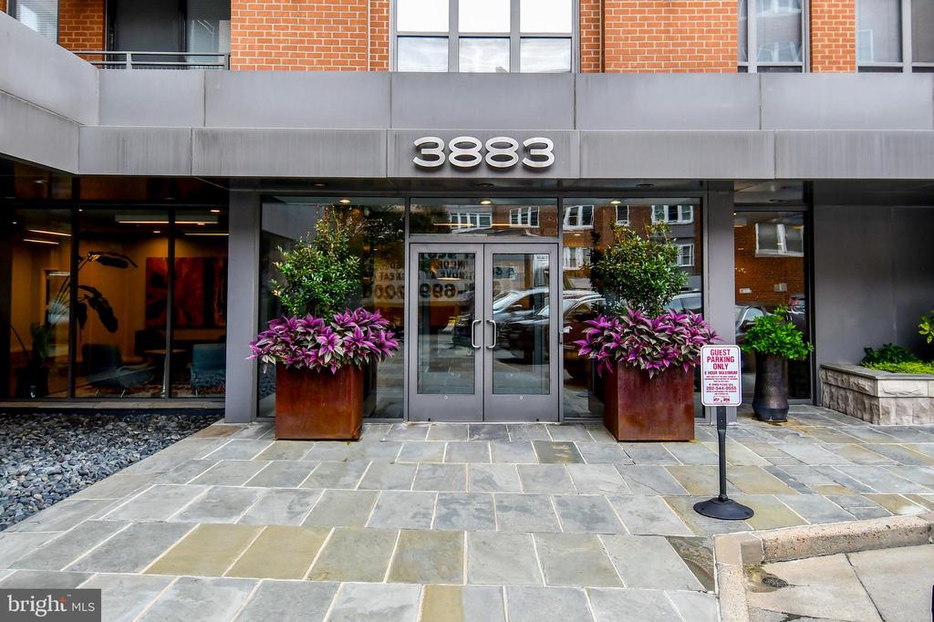 3883 CONNECTICUT AVENUE NW Unit: 902