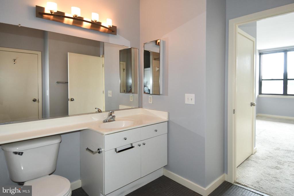 3883 CONNECTICUT AVENUE NW Unit: 902