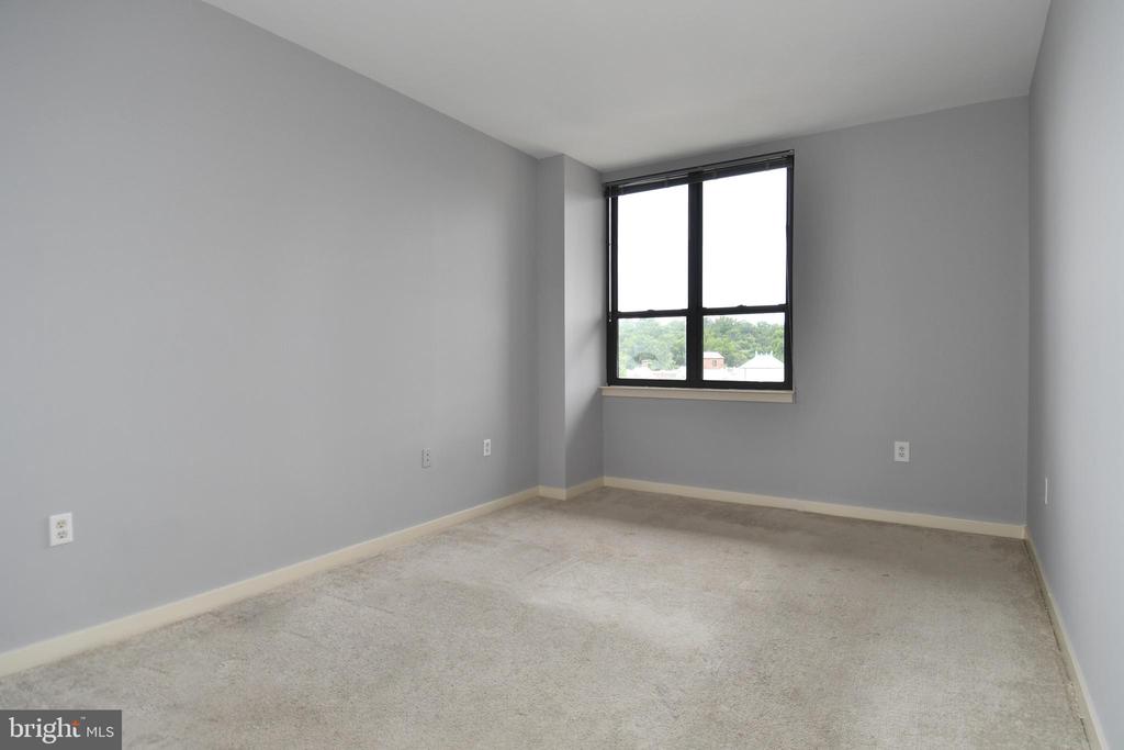 3883 CONNECTICUT AVENUE NW Unit: 902