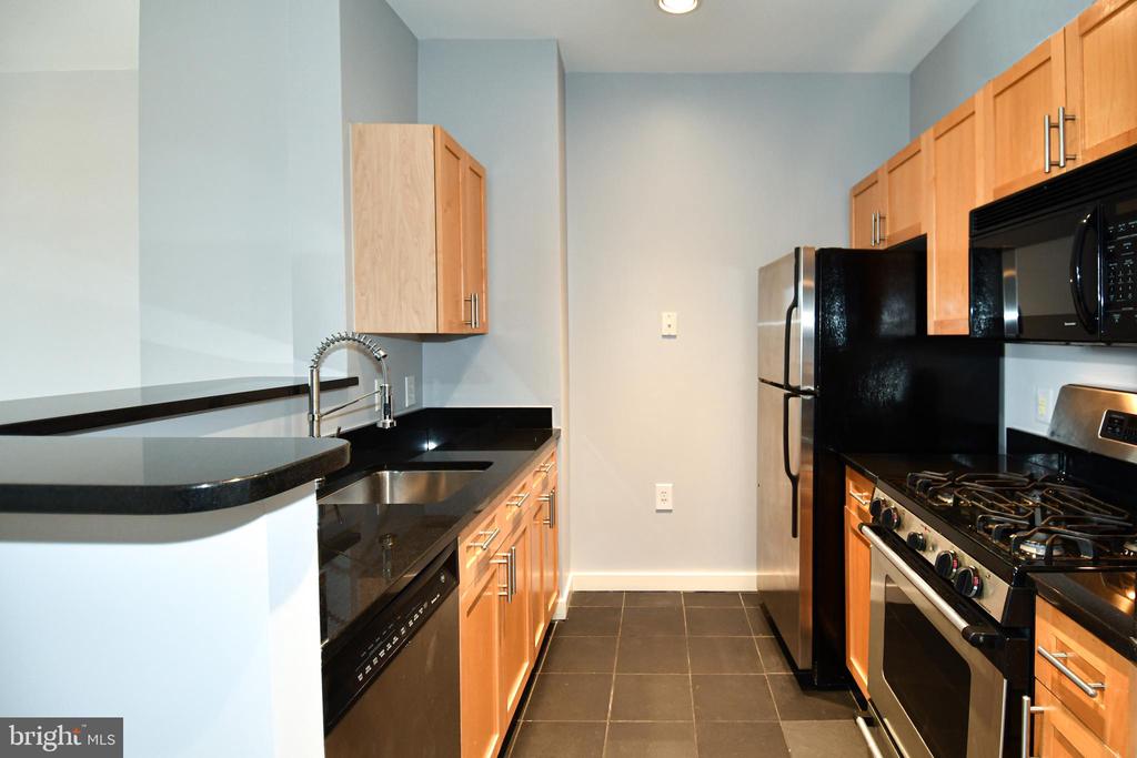 3883 CONNECTICUT AVENUE NW Unit: 902