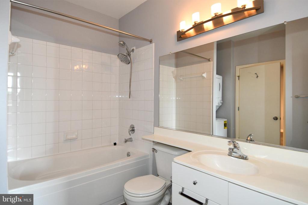 3883 CONNECTICUT AVENUE NW Unit: 902