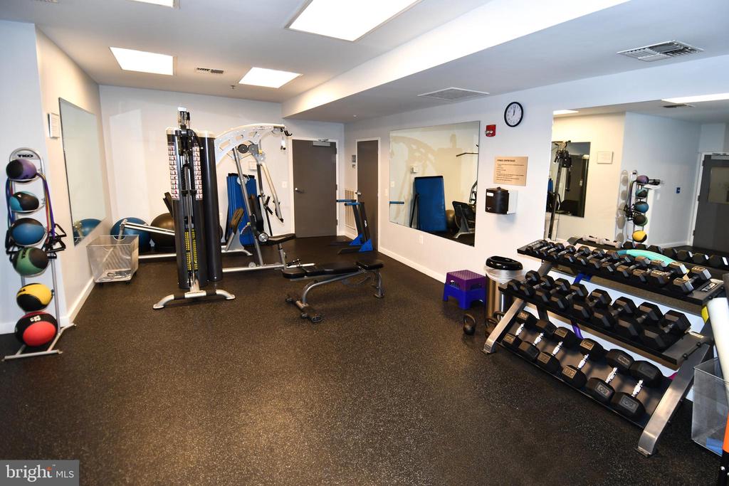 3883 CONNECTICUT AVENUE NW Unit: 902