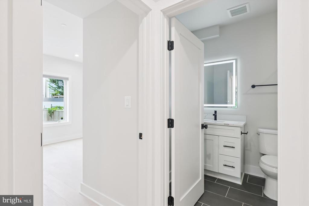 1910 BENNING ROAD NE Unit: 2
