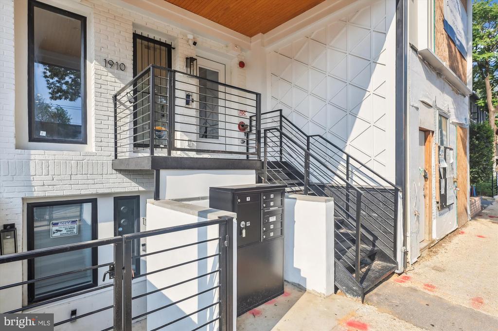1910 BENNING ROAD NE Unit: 2