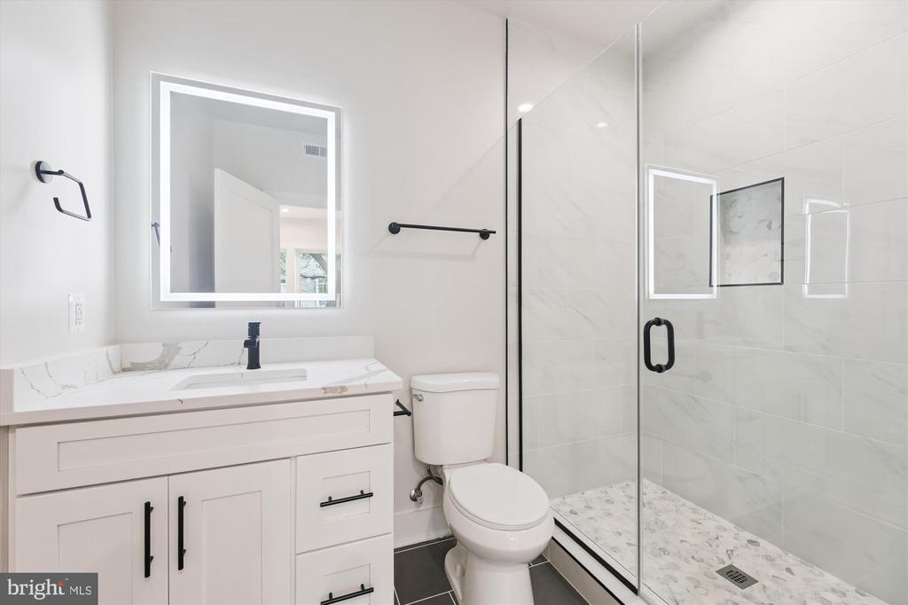 1910 BENNING ROAD NE Unit: 2