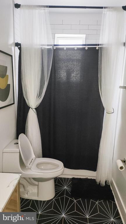 1621 T STREET SE Unit: 2