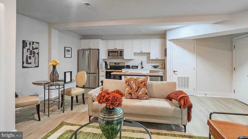 1621 T STREET SE Unit: 2