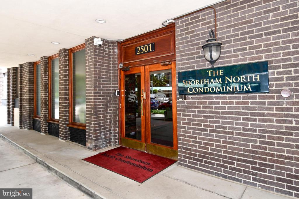 2501 CALVERT STREET NW Unit: 605