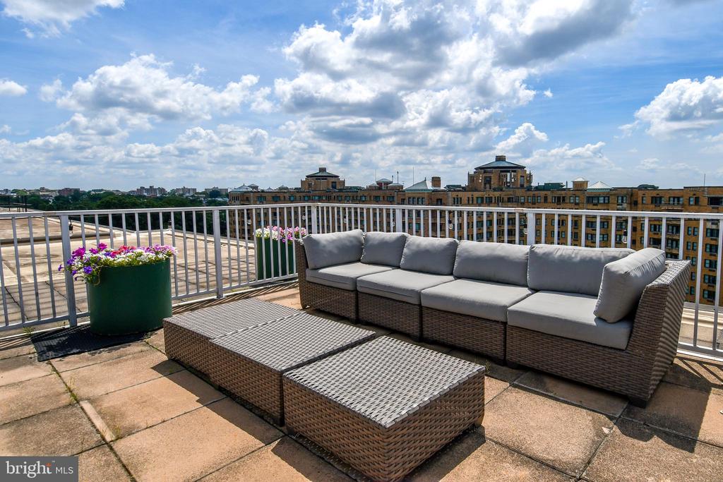 2501 CALVERT STREET NW Unit: 605