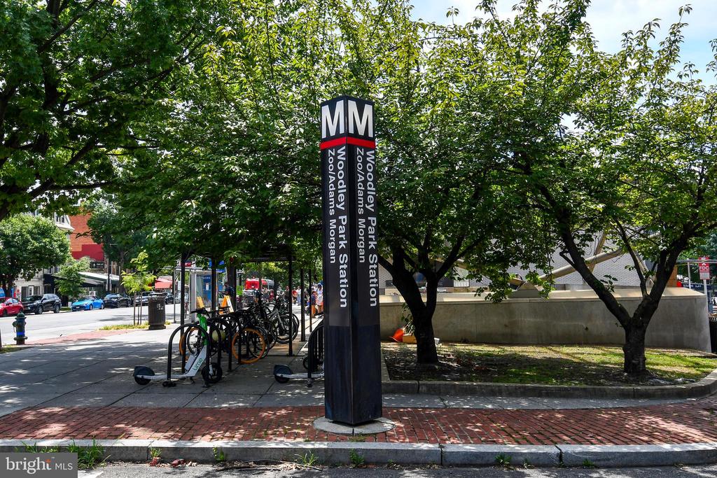 2501 CALVERT STREET NW Unit: 605