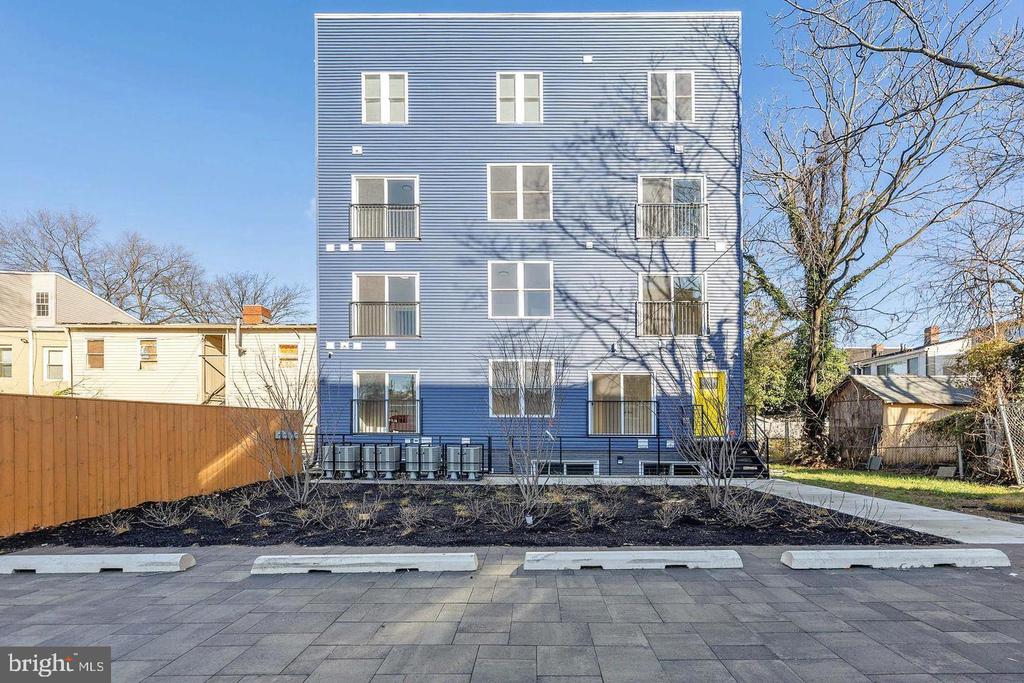 1621 T STREET SE Unit: 1