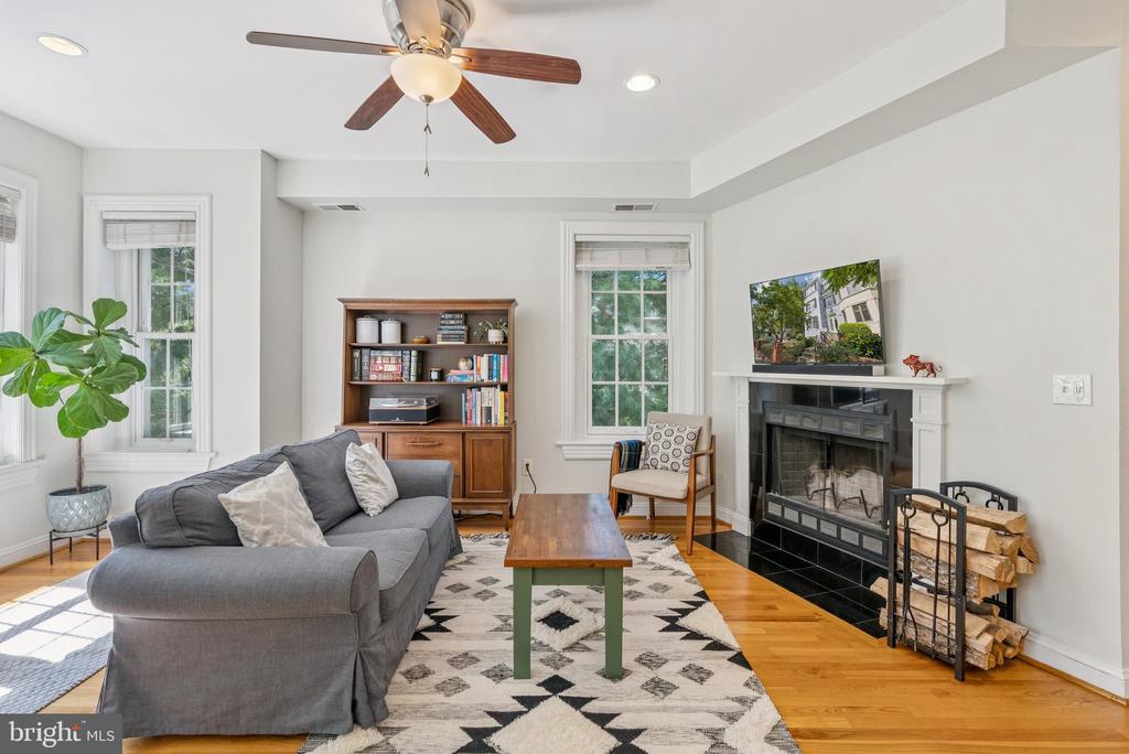 1633 NEWTON STREET NW Unit: 3