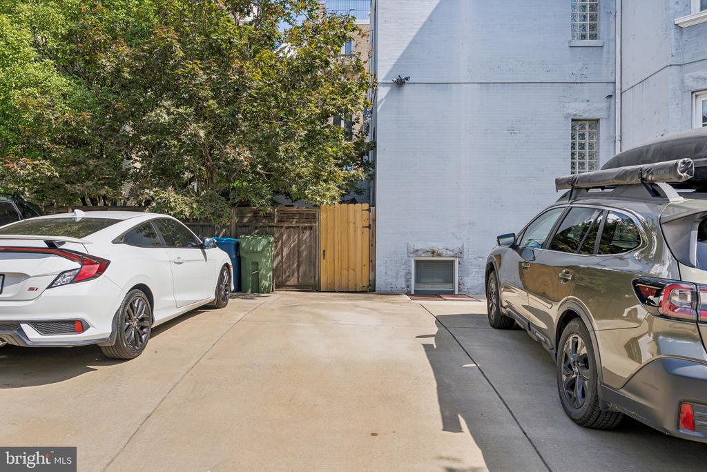 1633 NEWTON STREET NW Unit: 3