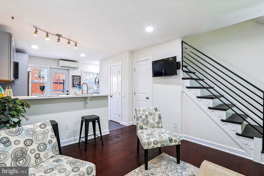 2018 E STREET NE