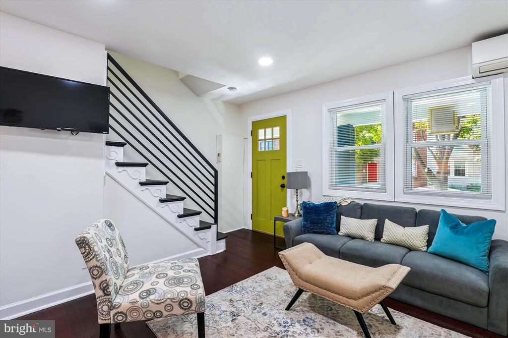 2018 E STREET NE