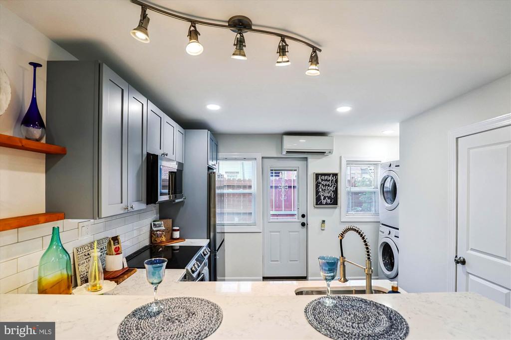 2018 E STREET NE