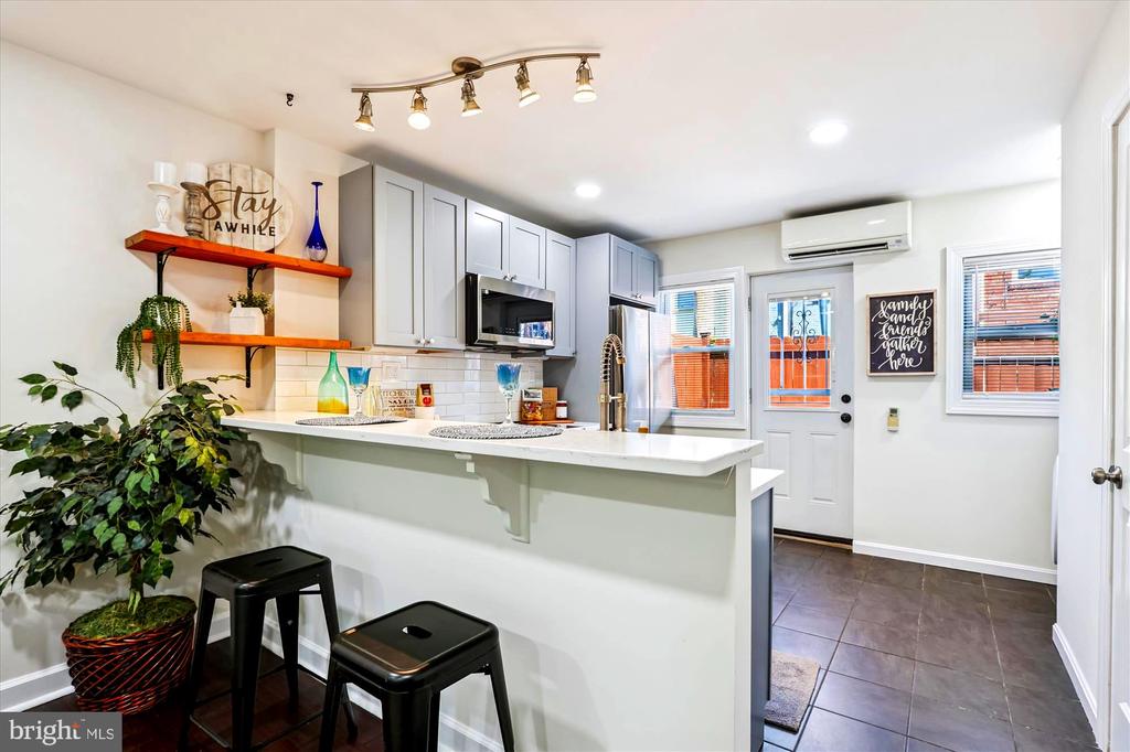 2018 E STREET NE