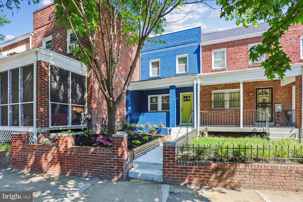 2018 E STREET NE