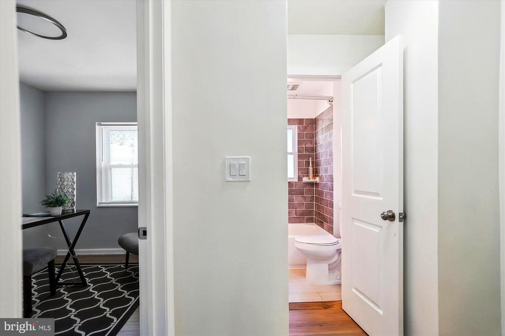 2018 E STREET NE