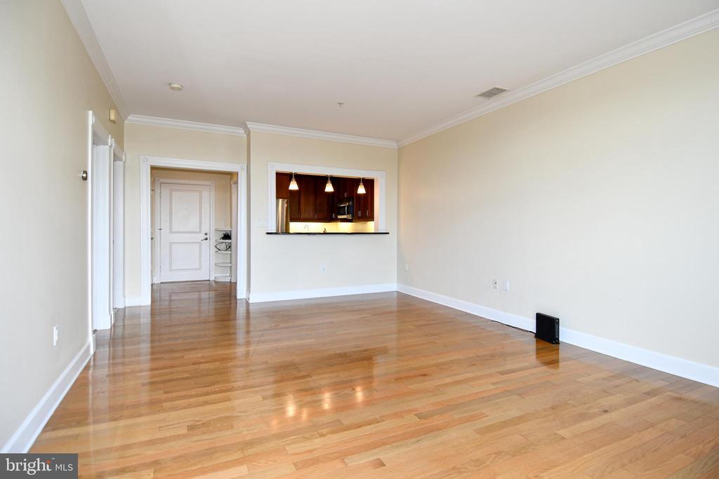 401 NE 13TH STREET NE Unit: PH8
