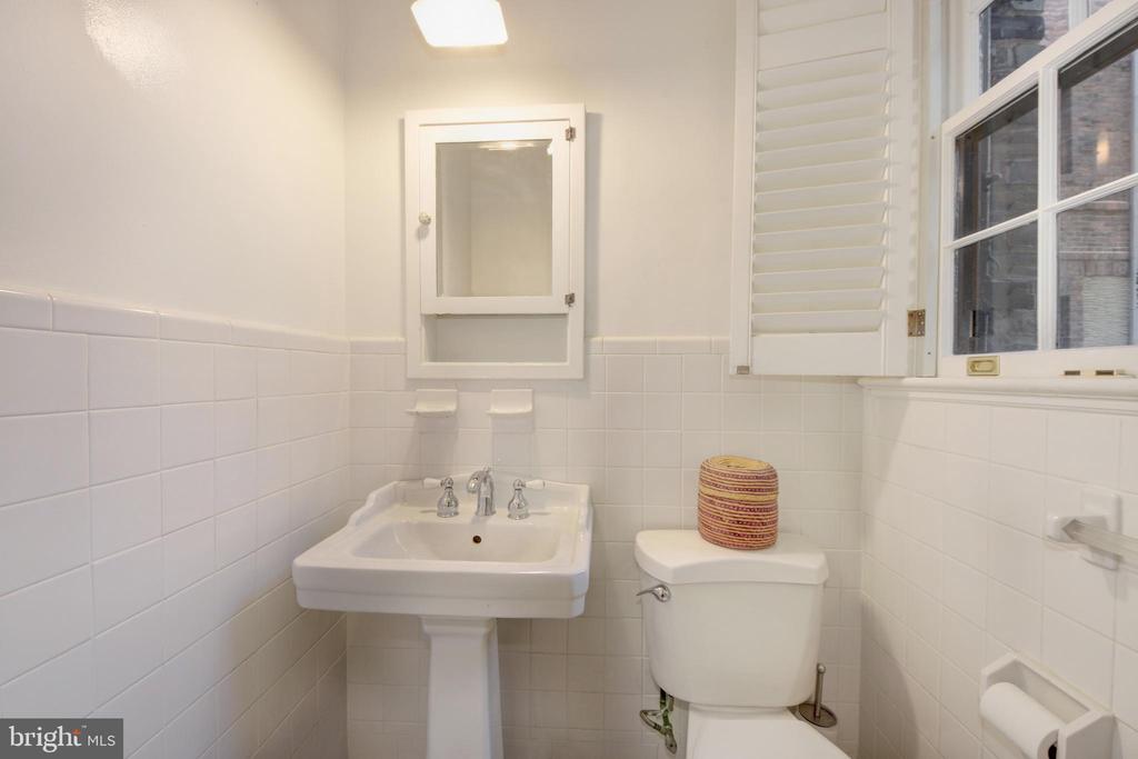 3031 SEDGWICK STREET NW Unit: 102-E