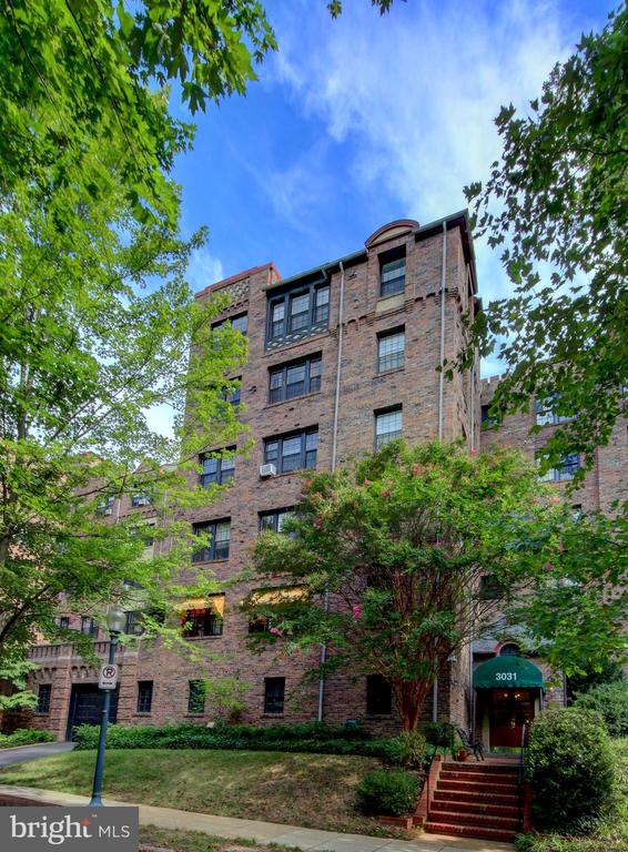 3031 SEDGWICK STREET NW Unit: 102-E