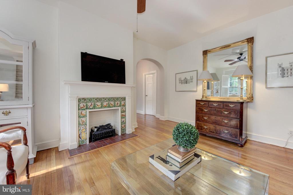 3031 SEDGWICK STREET NW Unit: 102-E