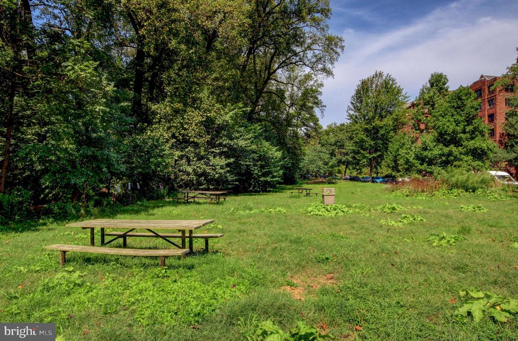 3031 SEDGWICK STREET NW Unit: 102-E