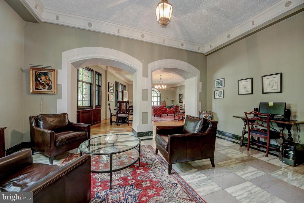 3031 SEDGWICK STREET NW Unit: 102-E